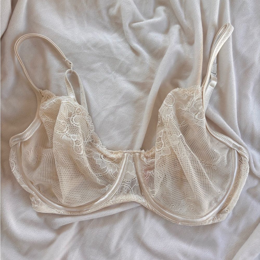 Victoria's Secret Cream Lace Bra